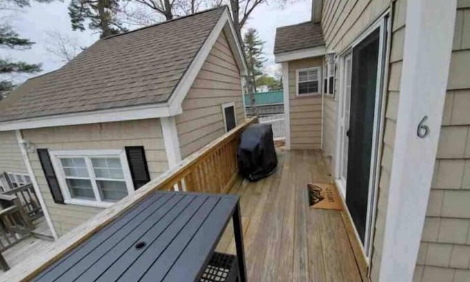 Laconia Cottage | Lake views w private beach-Near Weirs Beach