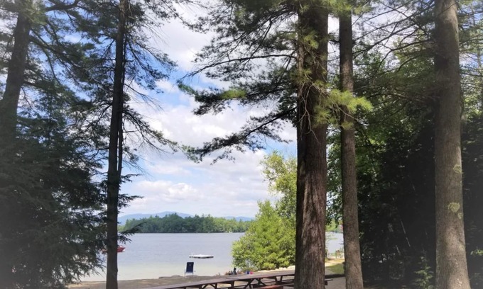 Moultonborough Cottage | Lake Winni 2 Bedroom plus - use of small boats - Deepwood Lodges