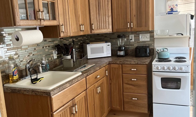 Alton Bay Cottage | Lake Winnipesaukee Guest Cottage Vacation Rental in the heart of Alton Bay, NH!