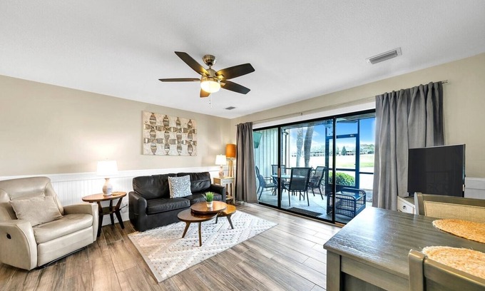 Miramar Beach Cottage | Lakefront 120 1 Bedroom Condo by Redawning