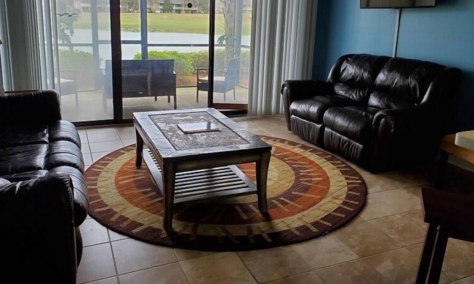 Miramar Beach Cottage | Lakefront 127 1 Bedroom Condo by Redawning