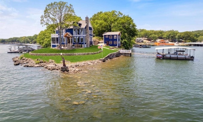 Gravois Mills House | Lakefront 5BR 6.5BA Home & Cabin amazing views