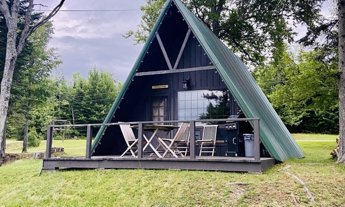 Pittsburg Cabin | Lakefront Cabin on Back Lake w trail access, and private dock.