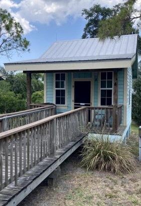 Braden River House | Lakefront Cabin Rental in Bradenton, Florida
