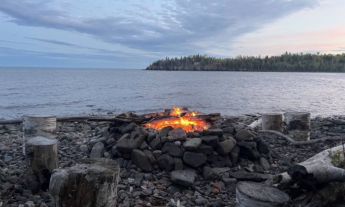 Grand Marais Cabin | Lakefront Chicago Bay Hideaway