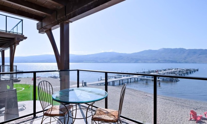 Westbank Condo | Lakefront condo at Barona Beach