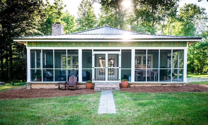 Rolling Wood House | Lakefront Cottage minutes from Oxford