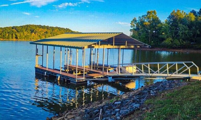 Cadiz Cabin | Lakefront Escape for 8 w/Dock & Cozy Cabin Vibes