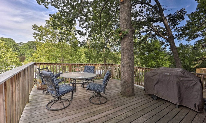 Tia Juana Cottage | Lakefront Eucha Escape w/Views & Boat Slip!