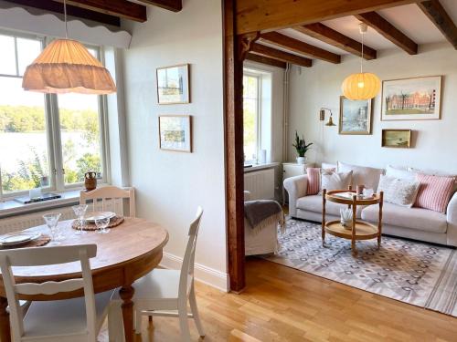 Albano Villa | Lakefront Getaway in Hagaparken Central Stockholm