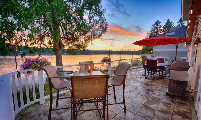 West Hills House | Lakefront Home-4 Bedrooms, 3 Full Bathrooms-Sleeps 10+ Hot Tub and Kayaks