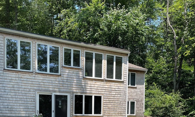 Barrington House | Lakefront Home on Swains Lake