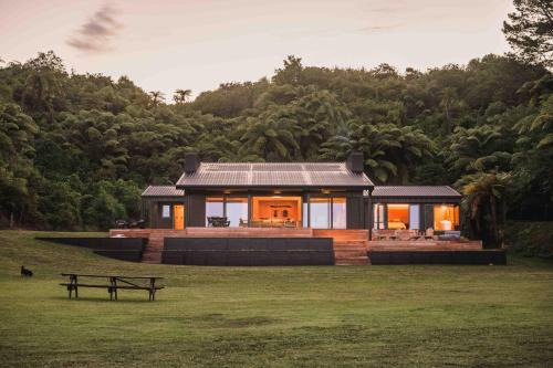 Okere Falls House | Lakefront Luxury at Okere Falls Lake Rotoiti