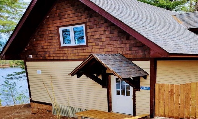 Gravenhurst Cottage | Lakefront Muskoka Good View cottage