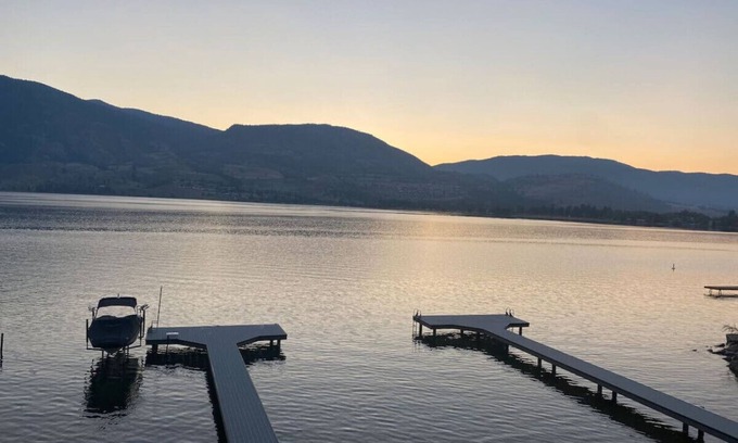 Okanagan-Similkameen Condo | Lakefront Nest Beach House Suite