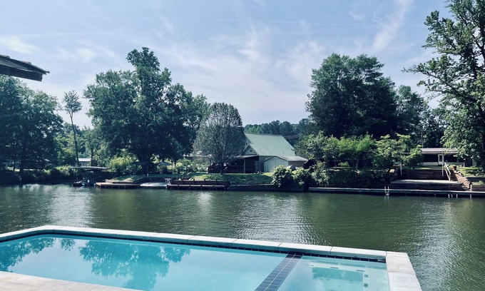 Mountain Pine House | Lakefront Paradise! BRAND NEW LAKE HOUSE!