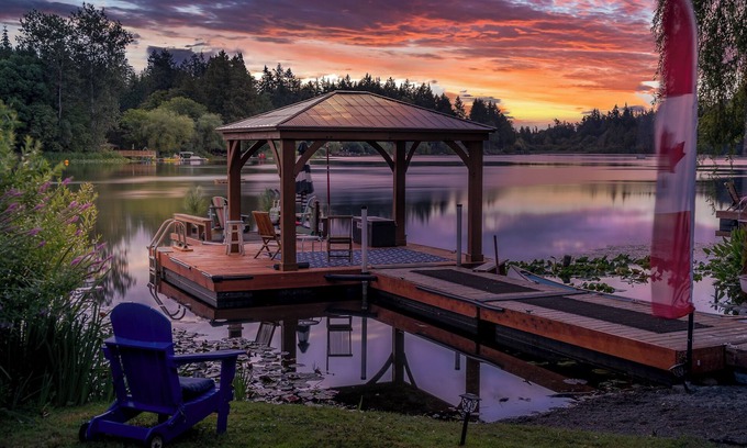 Langford House | Lakefront playground in safe and beautiful Victoria on BC's Pacific west coast.