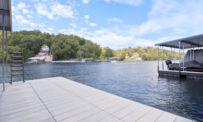 Osage Beach House | Lakefront & Private dock with boat lift: 7 Hawks LOTO (Lake of the Ozarks)