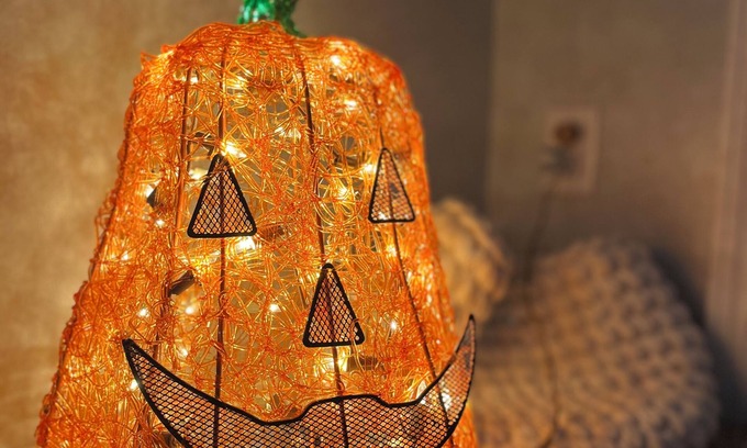 Pierceton House | Lakefront Property-Vaulted Ceiling, Dock/Beach, Pet friendly!