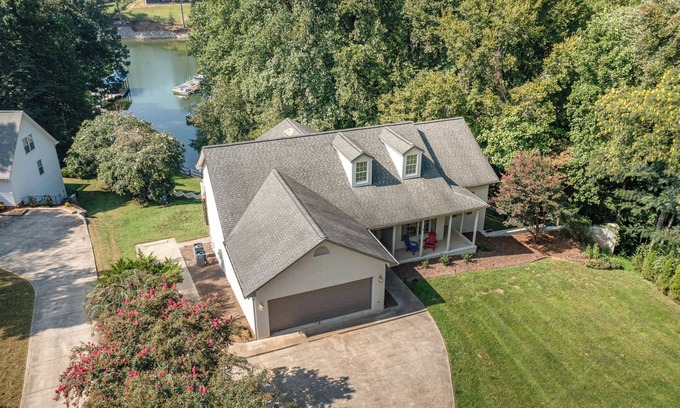 Barium Springs House | Lakefront Retreat on Lake Norman