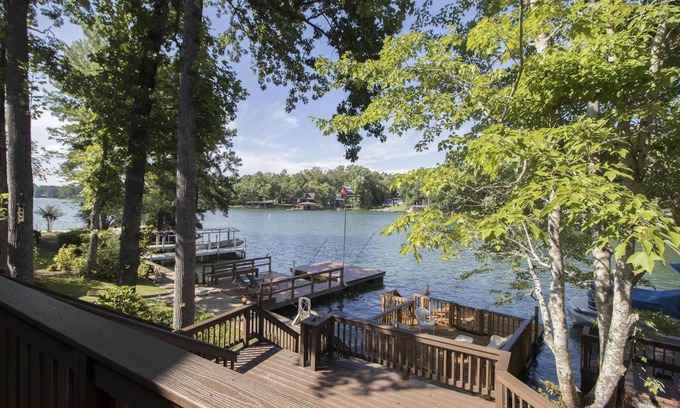 Dadeville Villa | Lakefront Villa in StillWaters – Perfect for Relaxation & Adventure!
