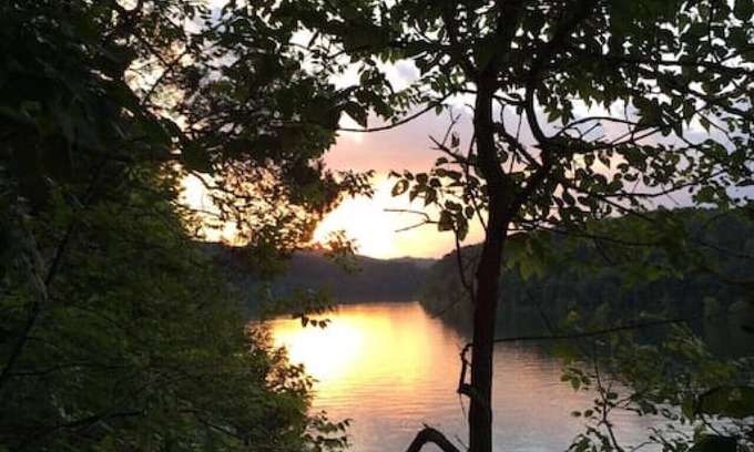 Bronston House | Lakefront Woodson Bend 115-4