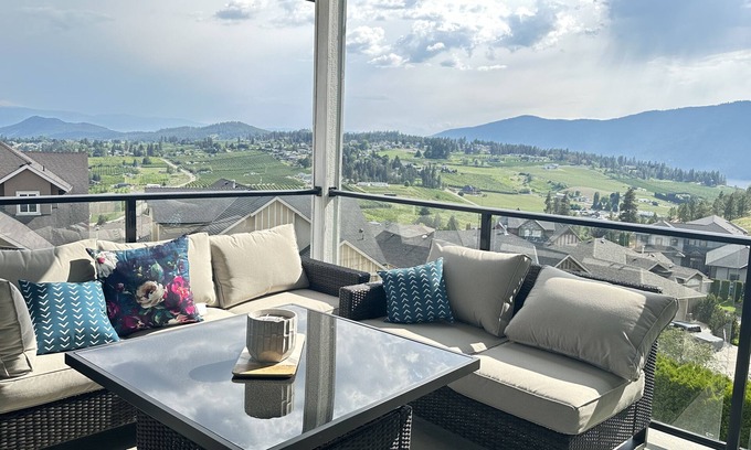 Central Okanagan House | Lakes, outdoor adventure, winery, shops, beaches, surrounded by natural beauty