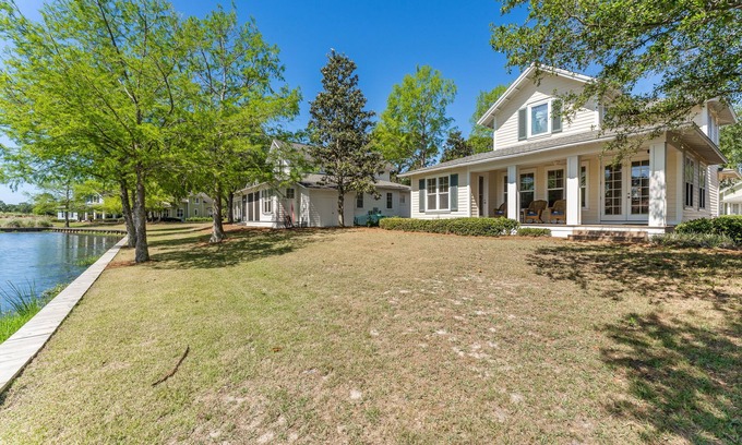 Laurel Grove House | Lakeside 3BR Beach Cottage with 6-Seat GOLF CART! Near Pool, Beach Tram, Golf