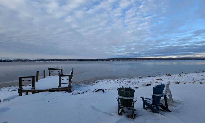 Wiarton Cabin | Lakeside Bliss - a waterfront dream