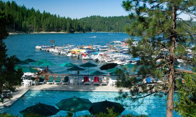 Bass Lake Hotel | Lakeside Bliss | Cozy Chalet Minutes from Bass Lake & Yosemite’s Natural Wonders