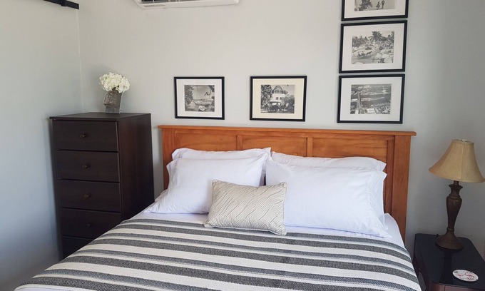 Coral Harbour Cottage | Lakeside Cottage by Nature (Near ALBANY & Airport)