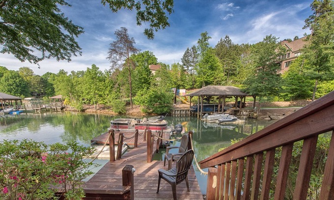 Barium Springs House | Lakeside Landing | Private Dock | Lake Access | Sleeps 16