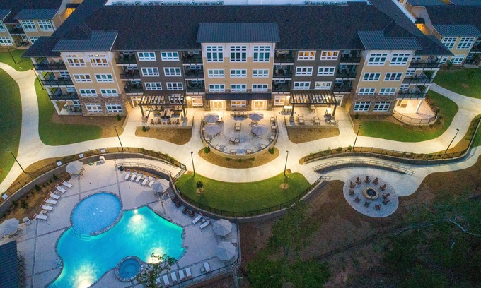 Seneca Hotel | Lakeside Lodge Clemson