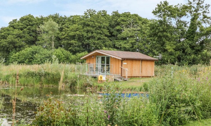 East Harling House | Lakeside Lodge