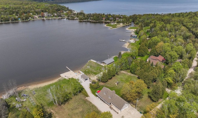 Lion's Head House | Lakeside Retreat with Hot Tub & Dock