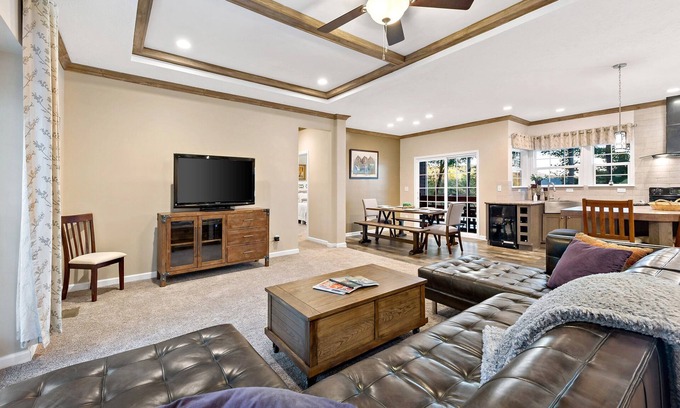 Marion House | Lakeside Sanctuary - Private Lakeshore | Family Friendly | Kayaks Available