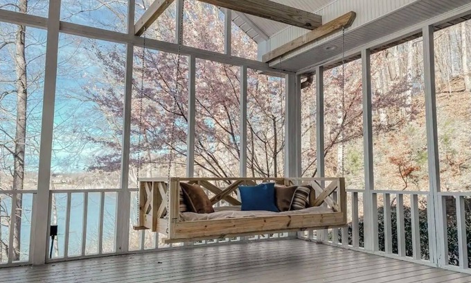 Tri-Cities House | Lakeside Spacious 5 Bedroom House!
