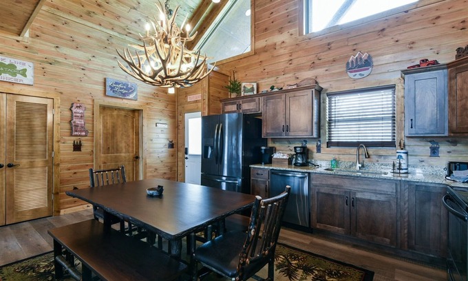 Branson Cedars House | Laketime Lodge - Premium Cabin | 2 Bed, 2 Bath