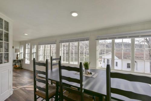 Rockaway Beach House | Laketown Cottages Blue Anchor