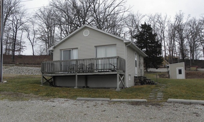 Sunrise Beach House | Lakeview Bungalow Retreat on Captain Ron's #8