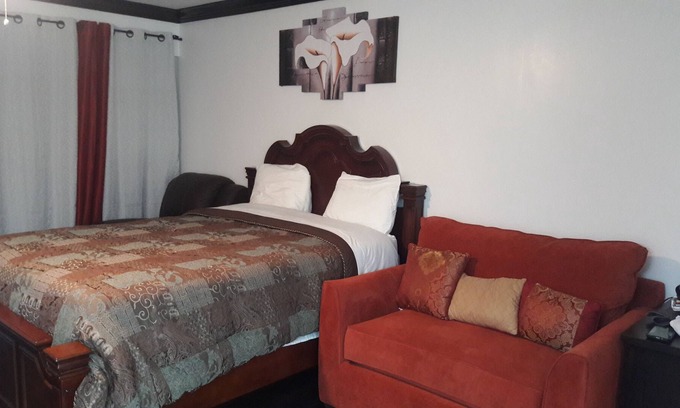 Downtown Condo | LAKEVIEW STUDIO ON GOLF COURSE