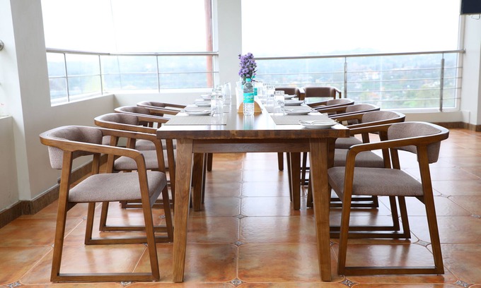 Stuart Hill Hotel | Lali Petals