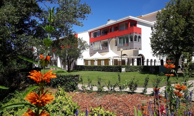 Lamalou-les-Bains Apartment | Lamalou apartment 1st floor, pets allowed, near center and thermal baths