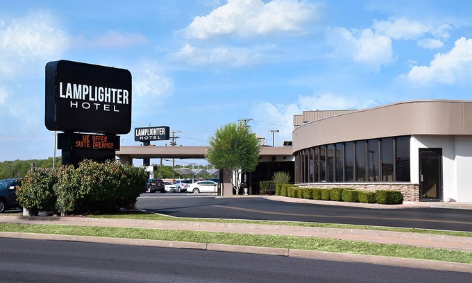 Springfield Hotel | Lamplighter Inn & Suites - South