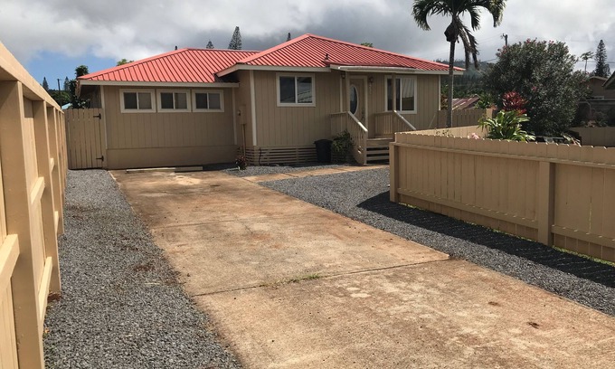 Lanai City House | Lana'i Paradise Getaway