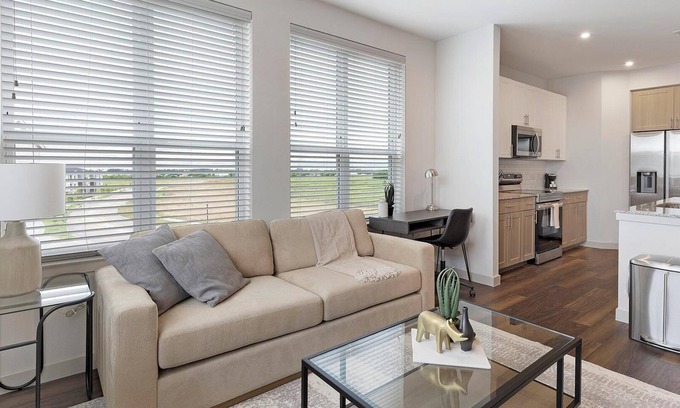 Fate Apartment | Landing | Amazing 1BD, Gym, Clubhouse