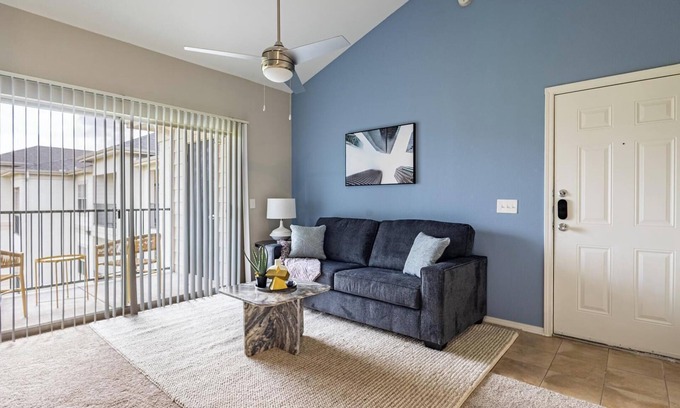 Webster Apartment | Landing | Amazing 1BD, Gym