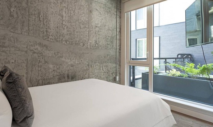 Mann Apartment | Landing at Madrone - 1 Bedroom in Central District