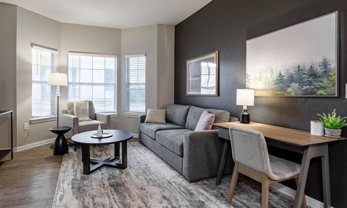 Sweetbriar Apartment | Landing at SOCO Apartments - 2 Bedrooms in South Austin