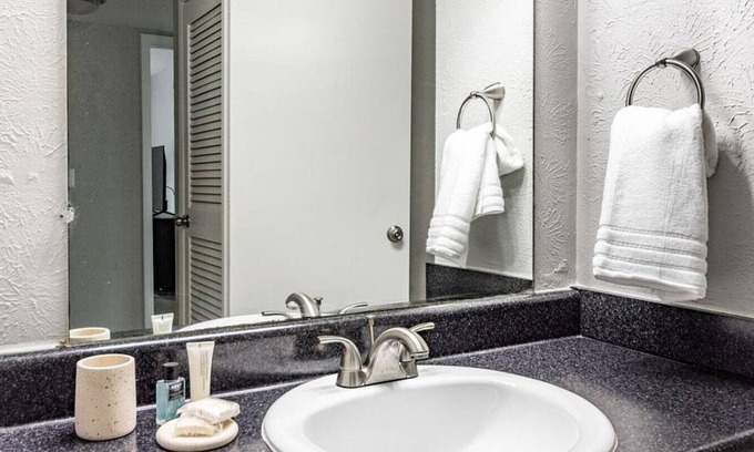 Hermitage Apartment | Landing at The Arbours of Hermitage - 1 Bedroom in Downtown Hermitage